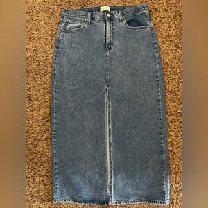 NWOT Universal Thread Classic High-Waist Blue Denim Skirt